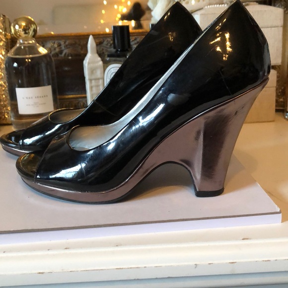 Kenneth Cole heels! - Picture 2 of 4